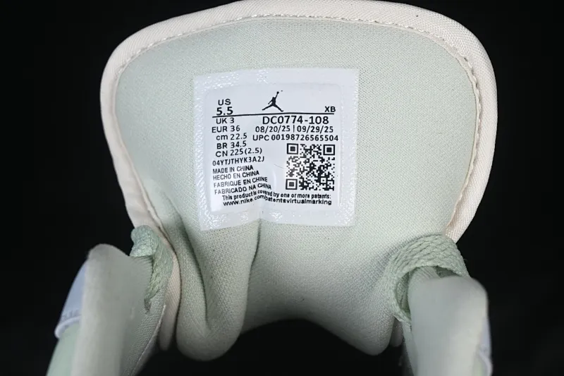 All categories Air Jordan Jordan series basketball shoes Air Jordan 1 Low Air Jordan 1 Low AJ1 Joe 1 light blue color matching low-top cultural casual sneakers DC0774-108